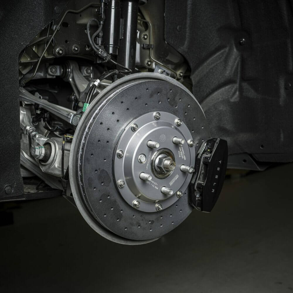 UNPLUGGED PERFORMANCE UP-MSMX2-133-1.1 REAR SUPERLIGHT LARGE-SWEEP CARBON CERAMIC ROTOR + PAD KIT FOR TESLA MODEL S PLAID/ MODEL S 2021