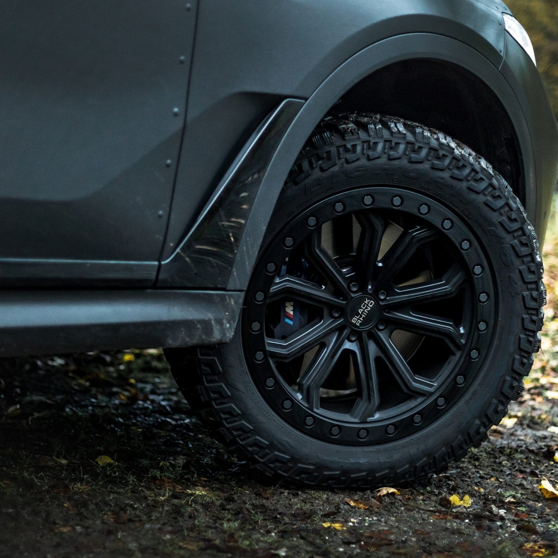 MANHART MHBLKRHINO11000 BLACK RHINO RIM SET WITH MAXXIM TYRES